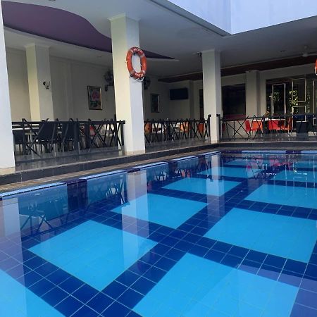 Pacific Hotel Ambon Esterno foto