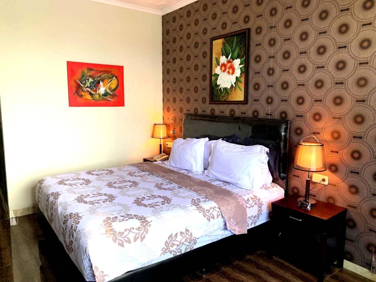 Pacific Hotel Ambon Esterno foto