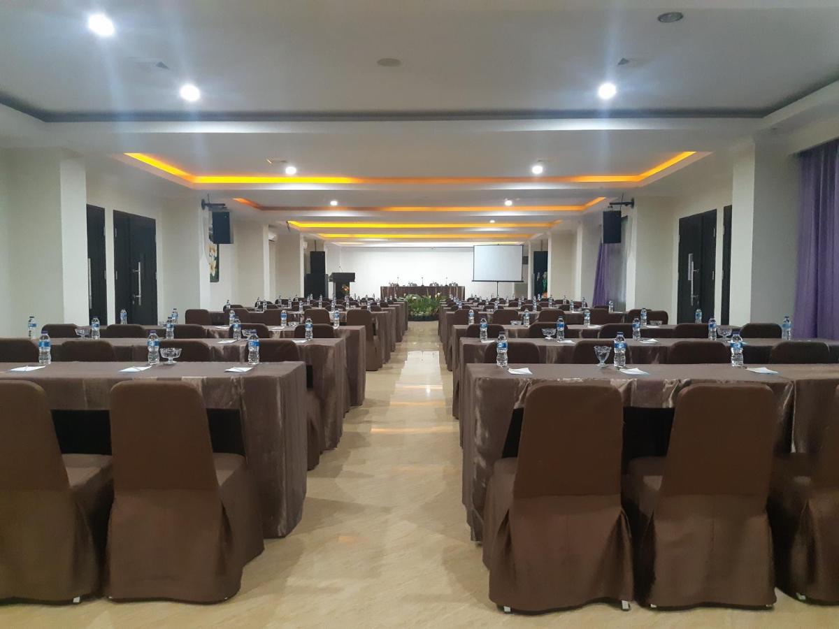 Pacific Hotel Ambon Esterno foto